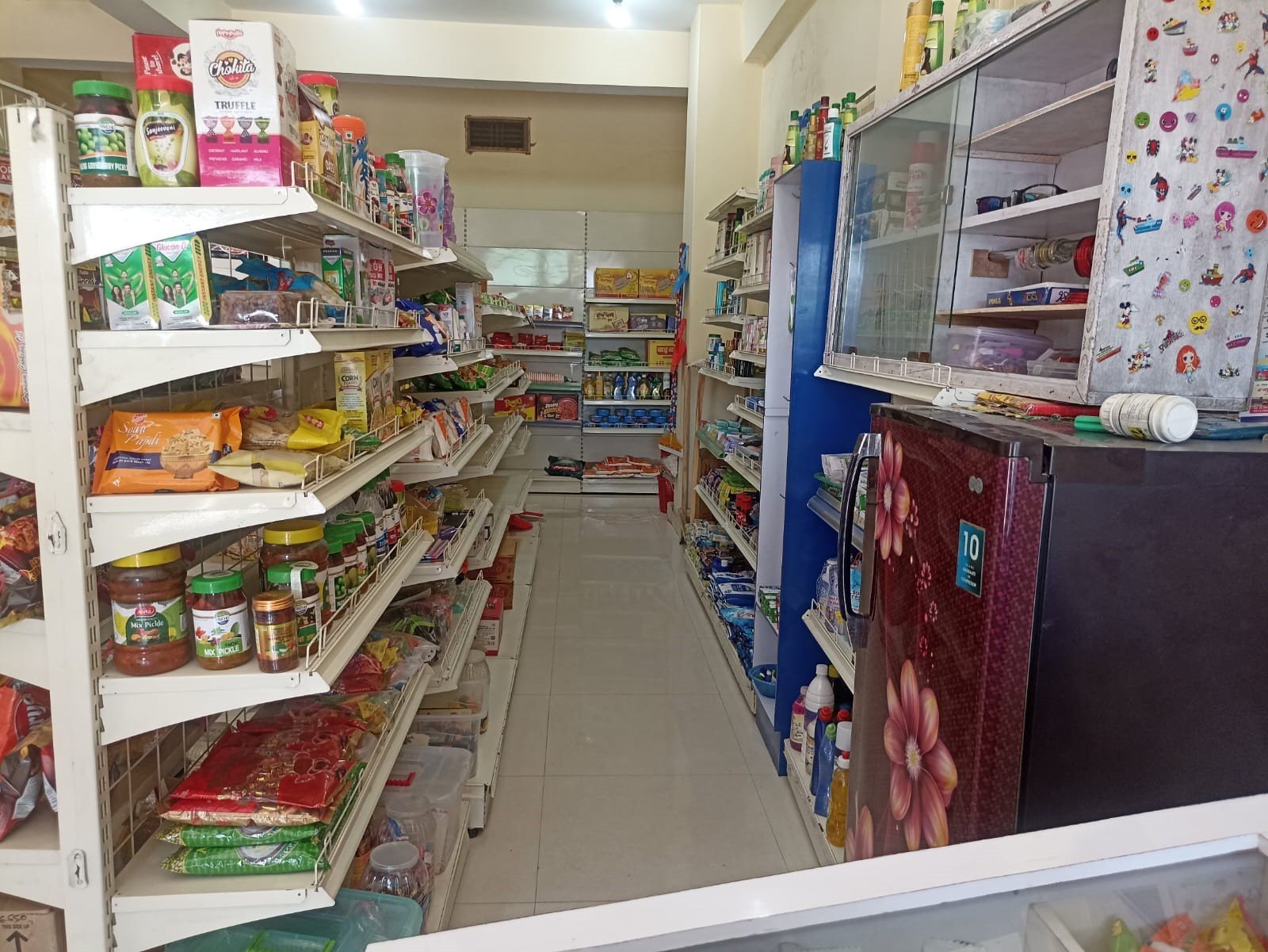 Ecom Pasal Store Side View